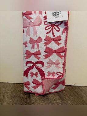 Pretty in Pink Bow Drying Mat- NWT